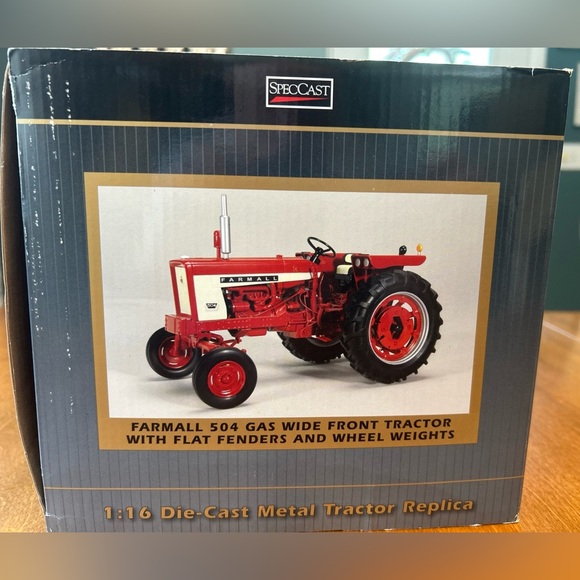 SpecCast Farmall 504 1:16 100th Ann Edition - Picture 3 of 12